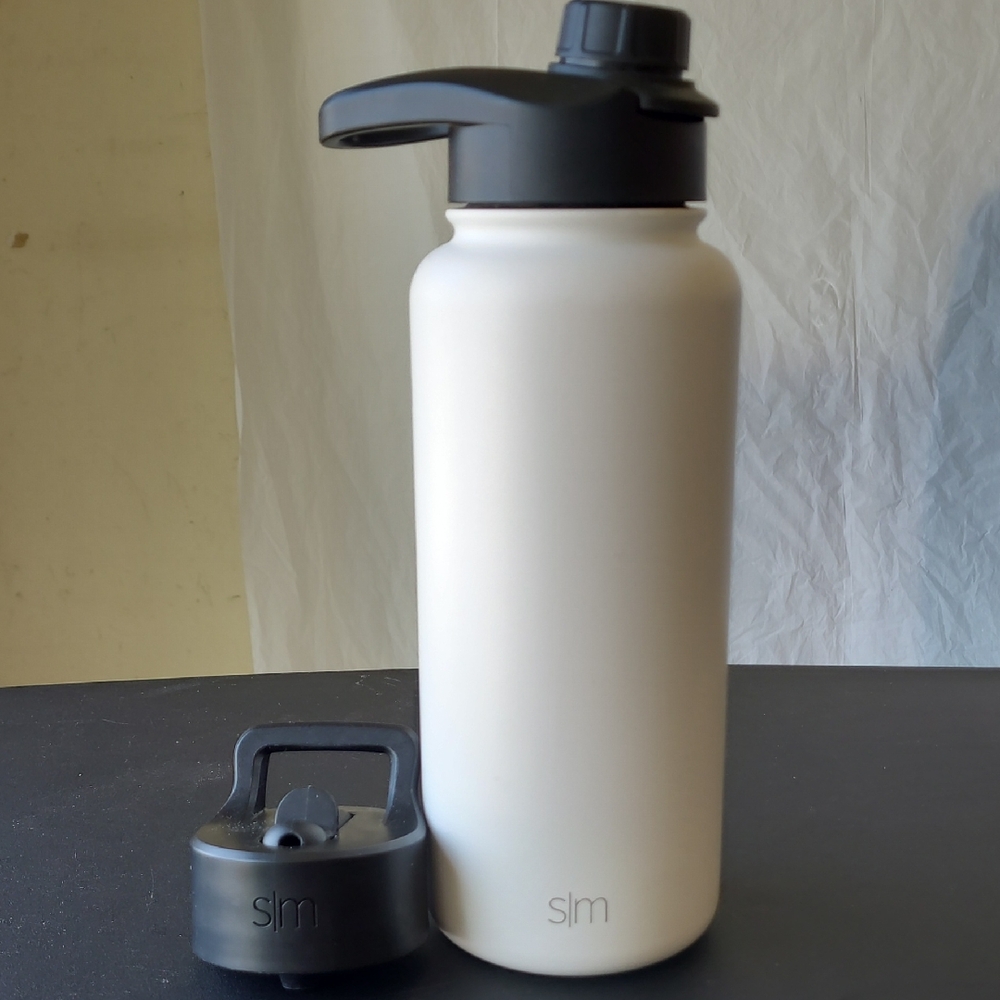 Simple Modern Summit Cream Water Bottle with 2 Black Lids